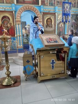 Смена настоятеля в храме Рождества Пресвятой Богородицы с. Три Озера