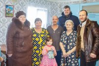 С радостью о родившемся Христе к пожилым