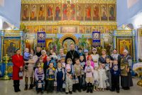 Радость о родившемся Христе разносится и разносится 